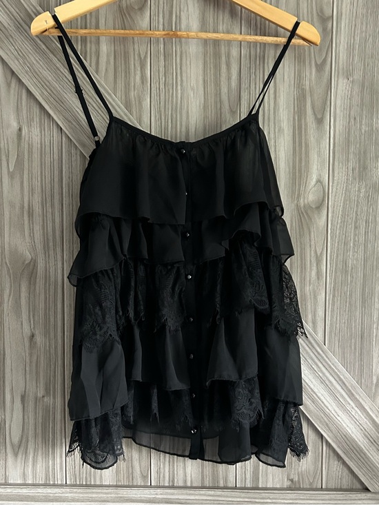 River Island Tops - 🖤 River Island Tiered Ruffle & Lace insert Cami Top 🖤